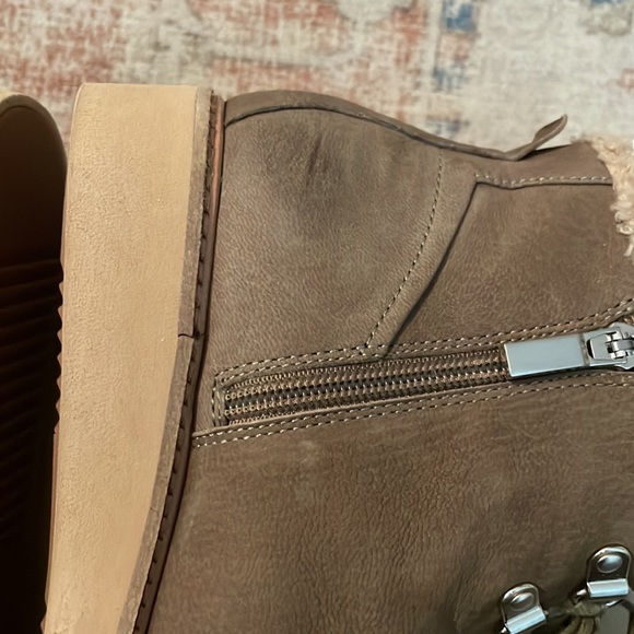 NWT-SoftWalk Women's Lace Up Boots, size 9 - Picture 8 of 13